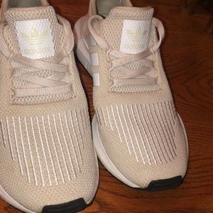 adidas swift run shoes